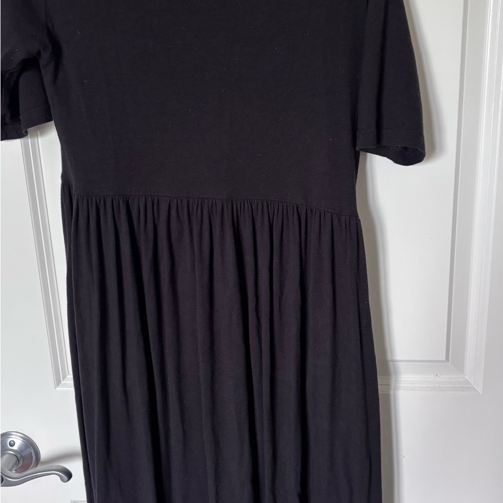 Black Short Sleeve Dress